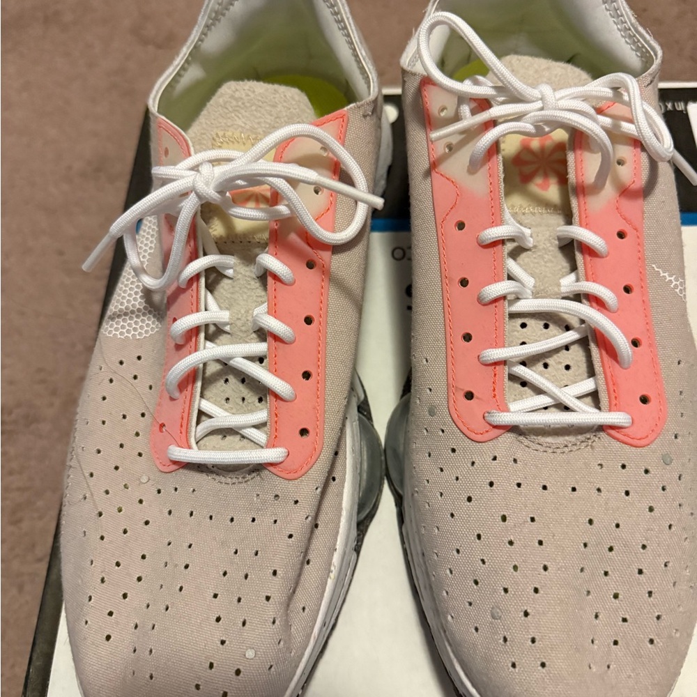 Nike Women's Sneakers in Pink and Cream